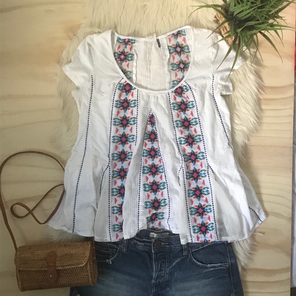 Anthropologie Tops - Anthropologie Akemi + Kin Embroidered Top